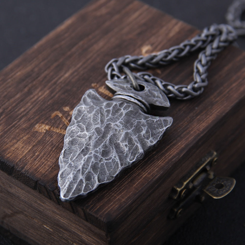 "Helm of Awe" Viking Ketting + Elegante Gift Box - SteelNeck