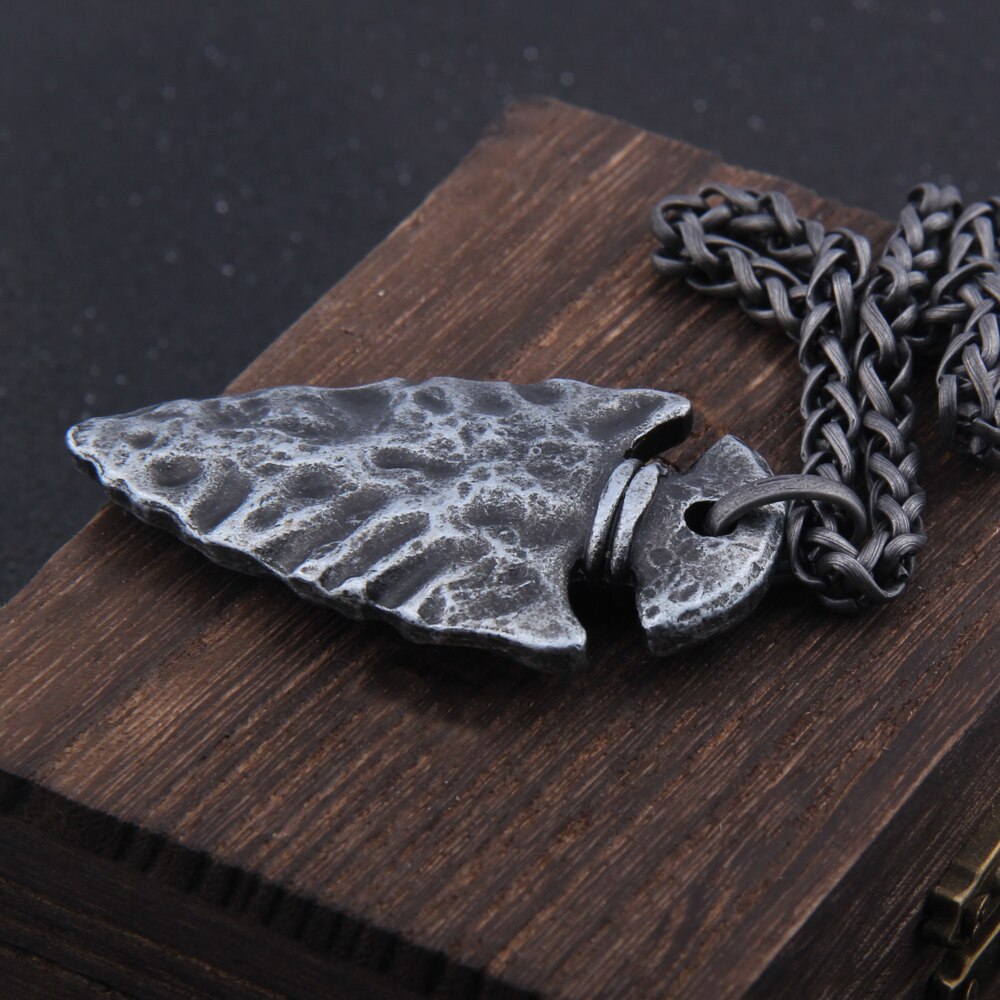 "Helm of Awe" Viking Ketting + Elegante Gift Box - SteelNeck