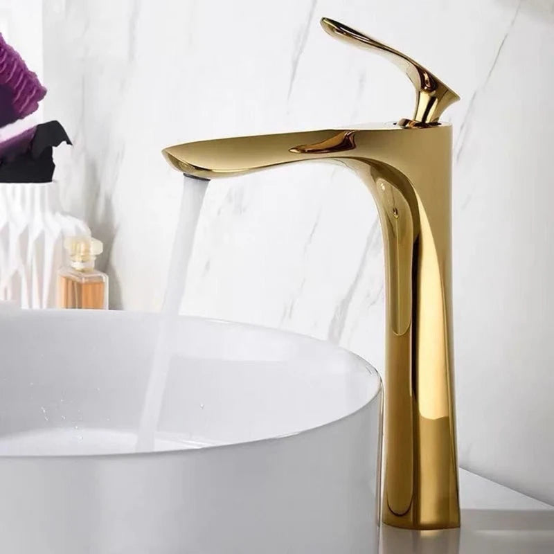 Luxe Gouden Badkamerkraan | Elegante Messing Wastafelmengkraan met Koud- en Warmwaterregeling - TapSink