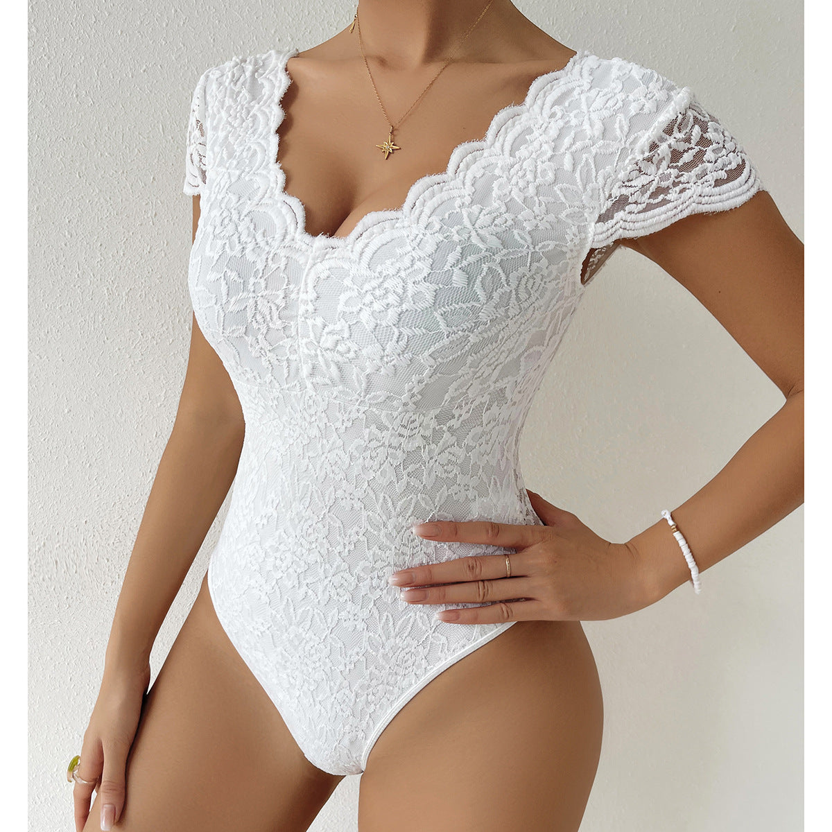 Sensuele Kant-Versiering V-Hals Bodysuit | Figuurvormend, Elegant en Chic - Solira